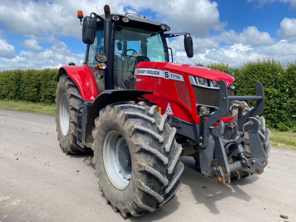 MASSEY FERGUSON 7719S