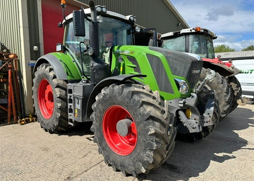 Fendt 828 Tractor