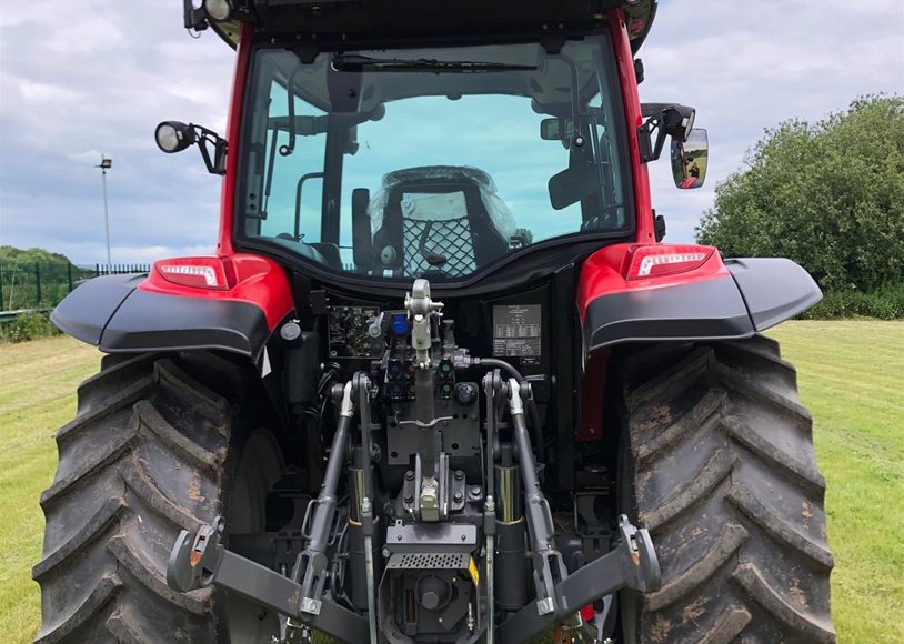 Valtra A135LH Tractor