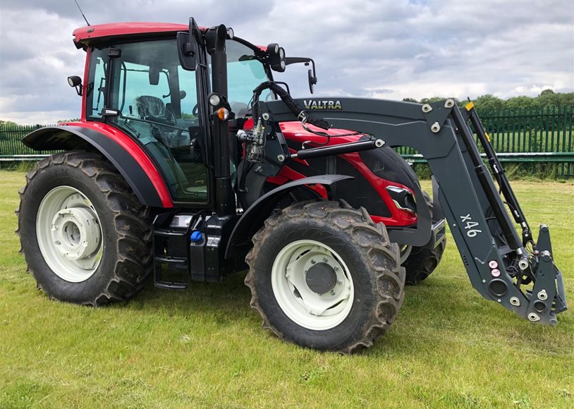 Valtra A135LH Tractor