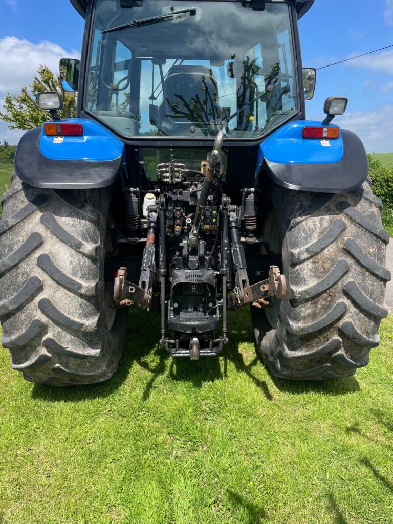 New Holland TM155