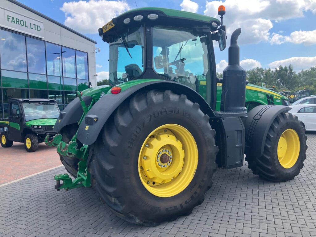 John Deere 8370R