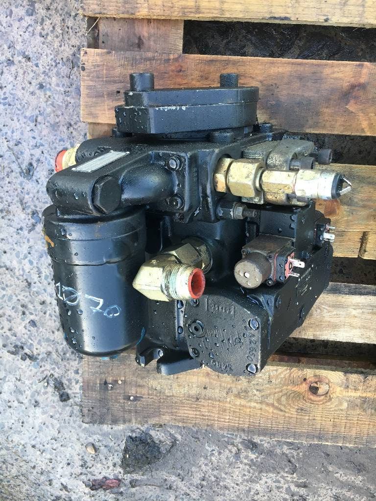 Timberjack 1070 Trans pump F058046