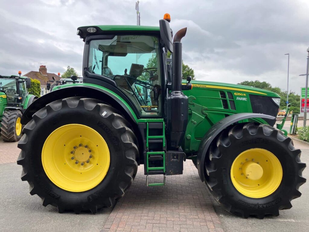 John Deere 6250R