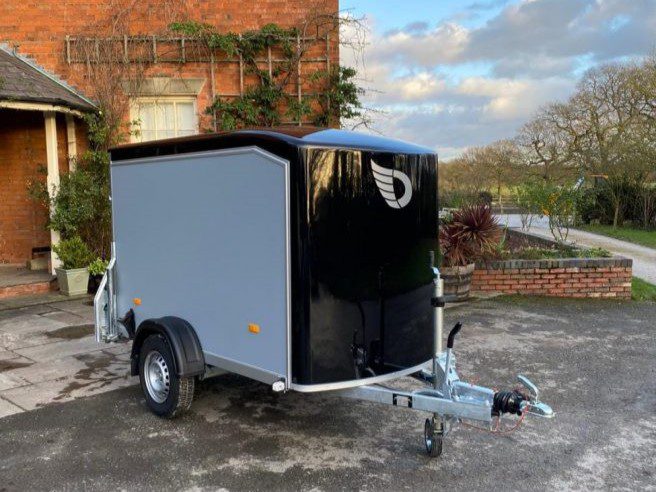 Debon C255 Box Trailer