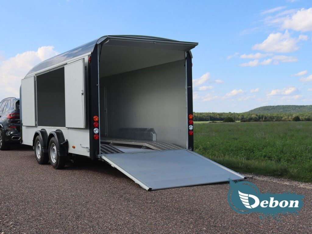 Debon Roadster C800 Box Trailer