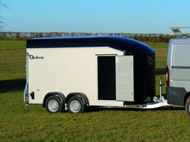 Debon Roadster C700 Box Trailer