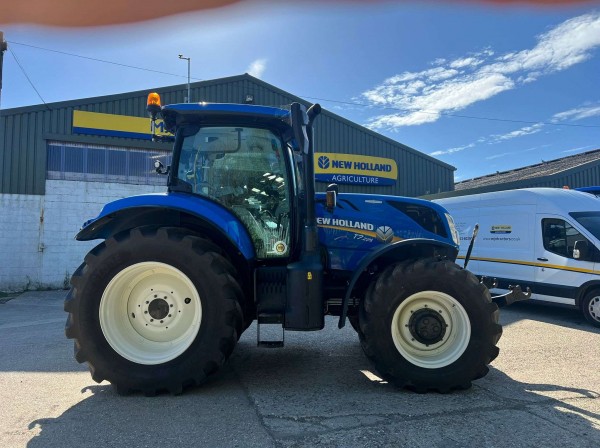 NEW HOLLAND T7.225