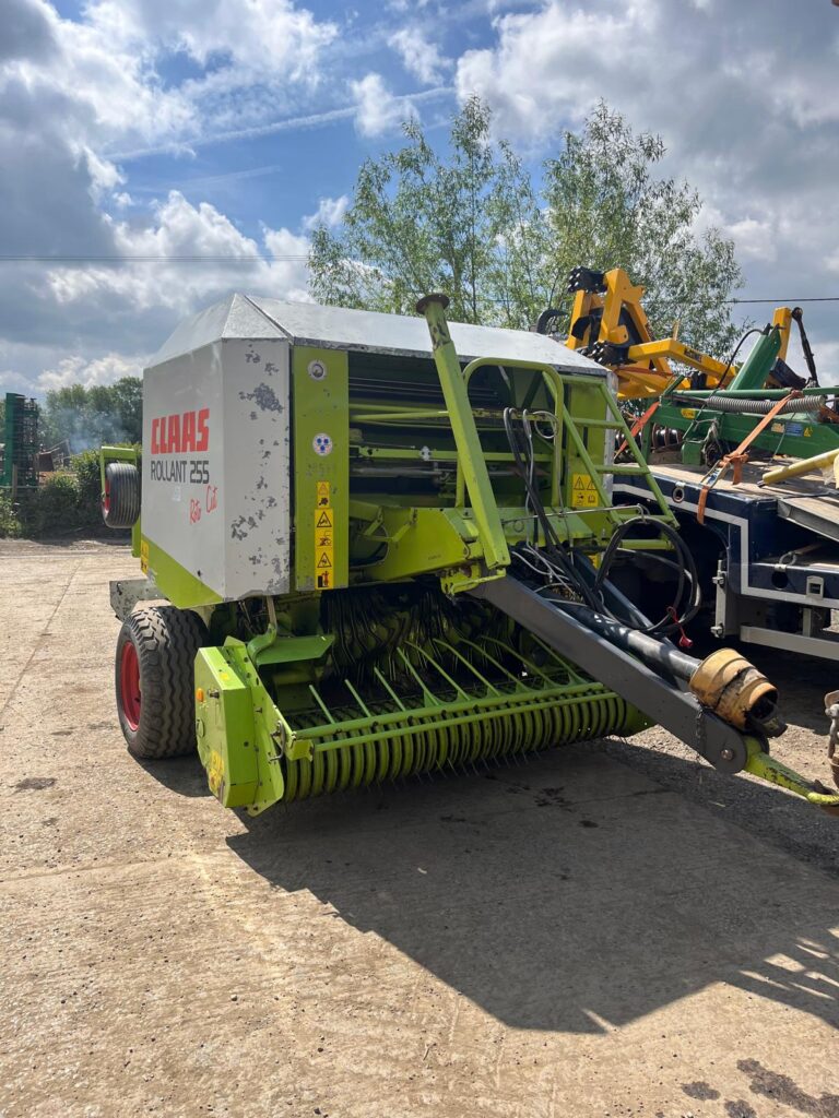 CLAAS ROLLANT 255 ROTOCUT ROUND BALER