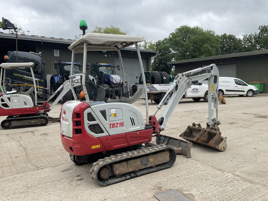 TAKEUCHI TB216