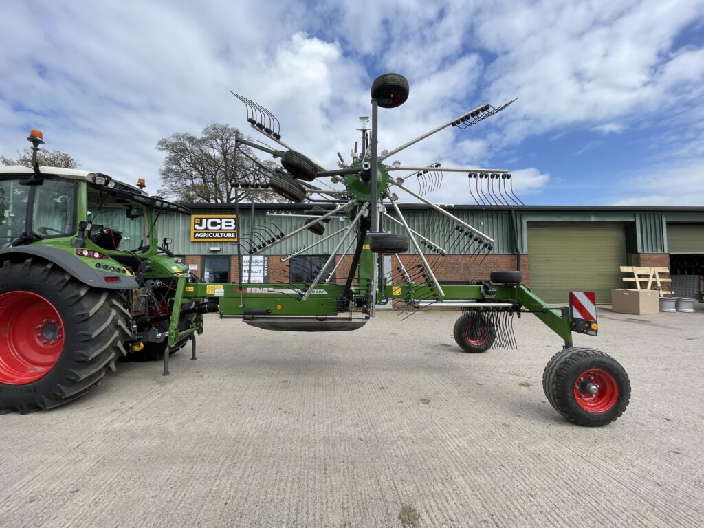 Fendt Former 880 Rake