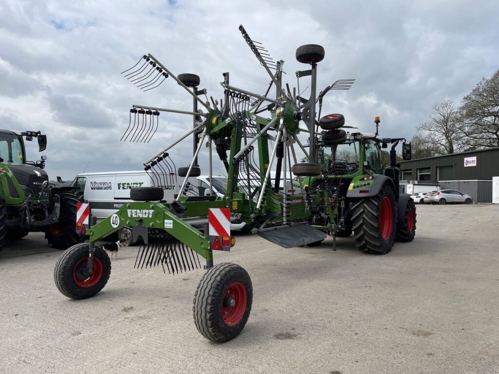 Fendt Former 880 Rake