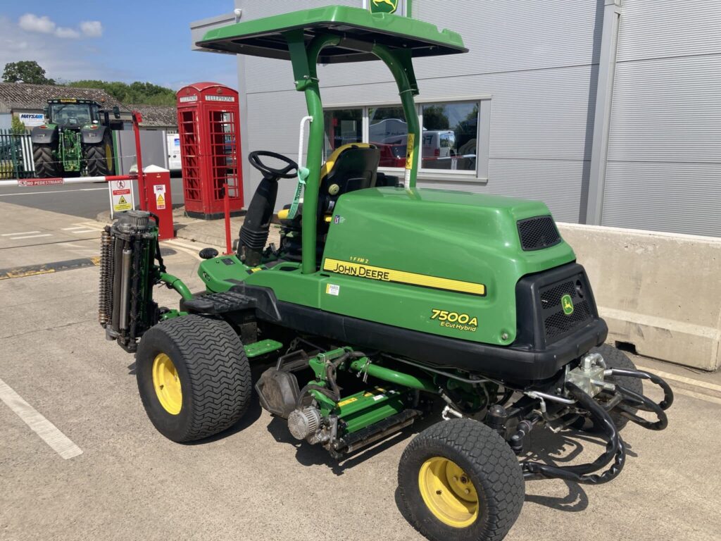 John Deere 7500AE fairway mower