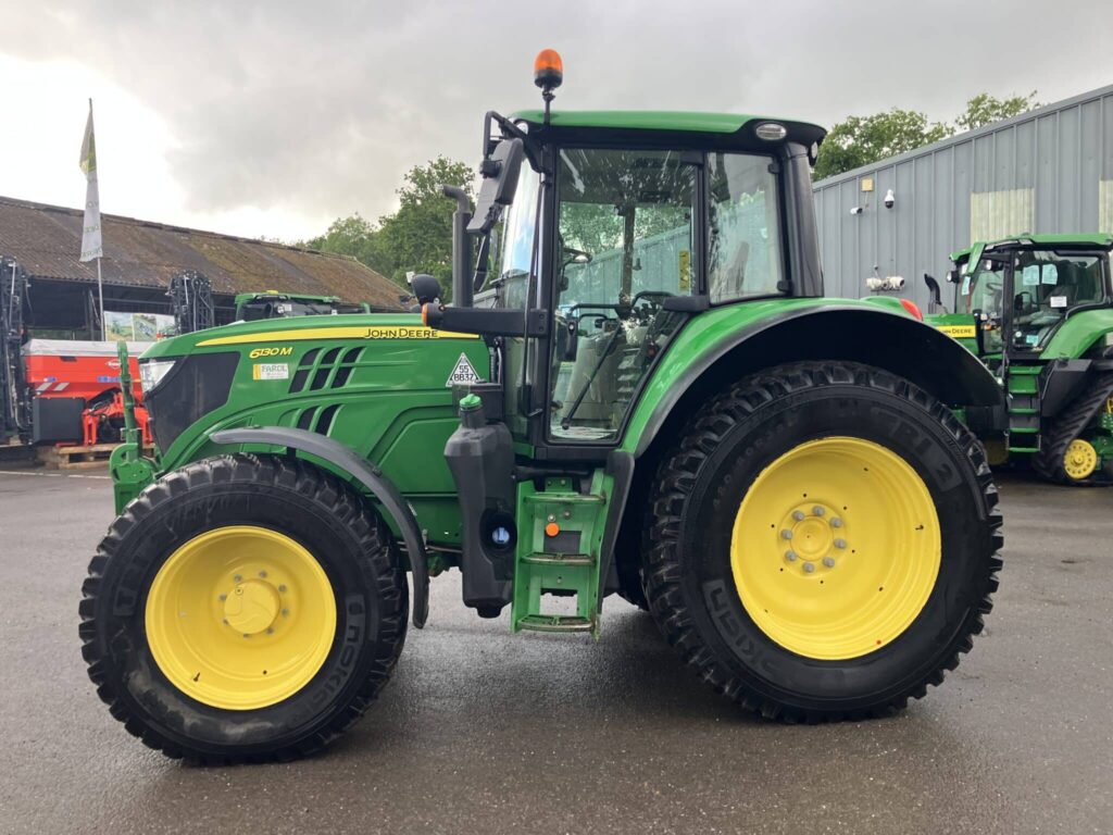 John Deere 6130M