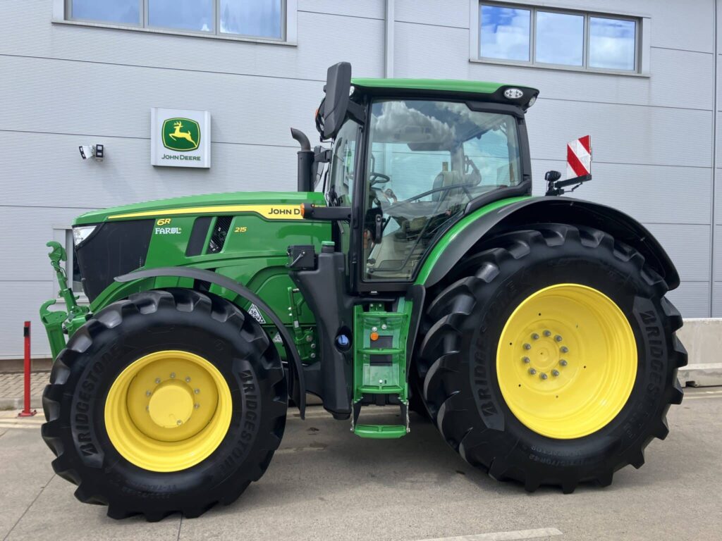 John Deere 6R 215