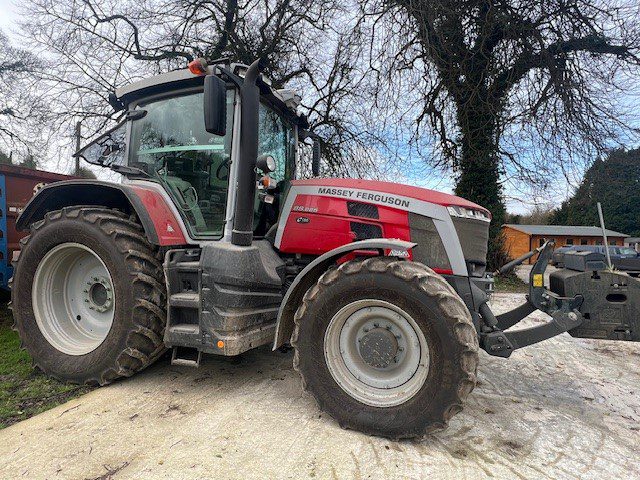 Massey Ferguson 8S.225