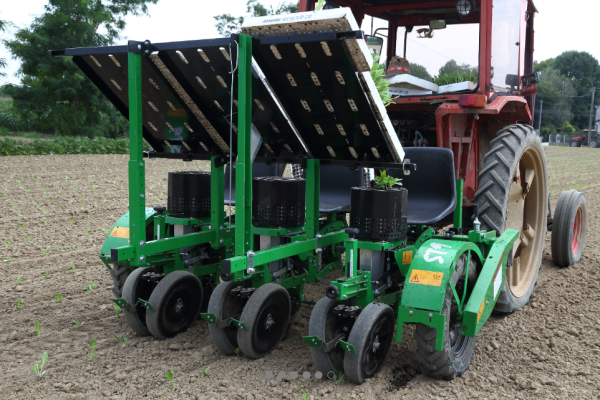 Sfoggia ST9 Semi-Automatic Transplanter