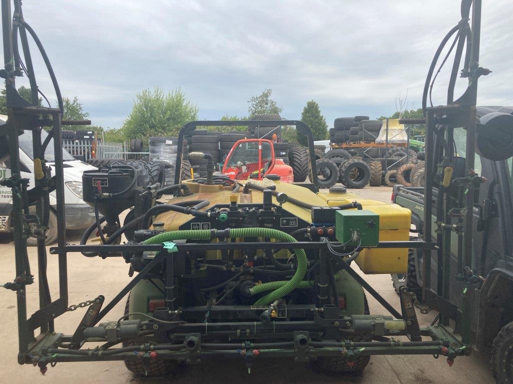 John Deere HD200 Sprayer