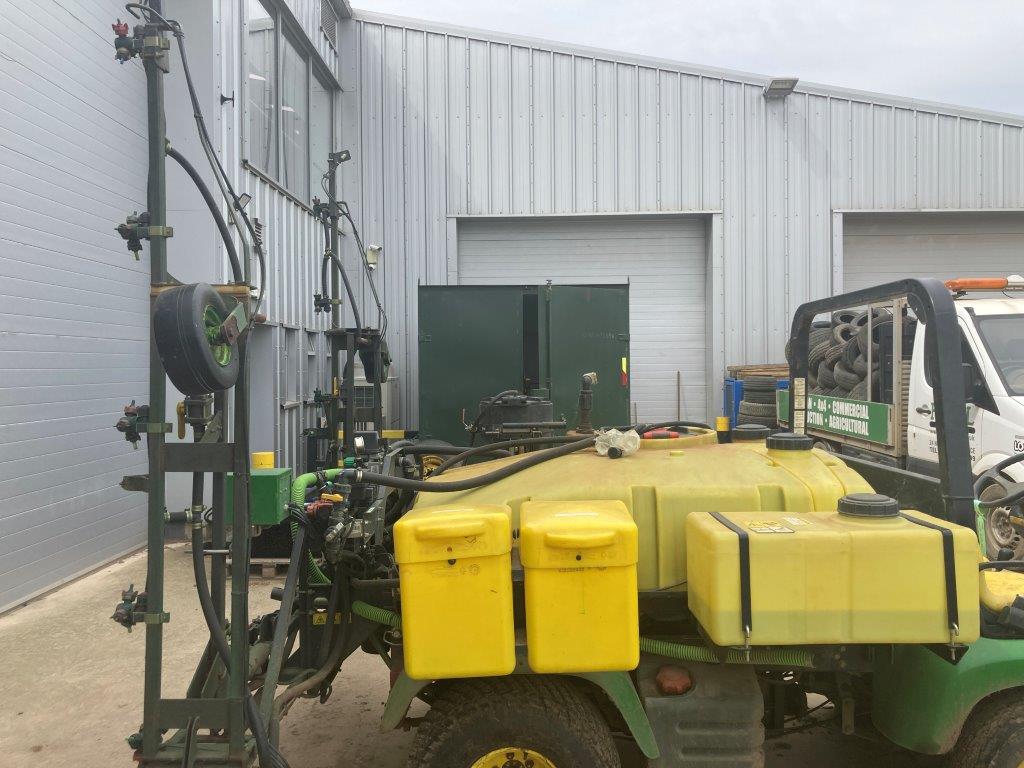 John Deere HD200 Sprayer