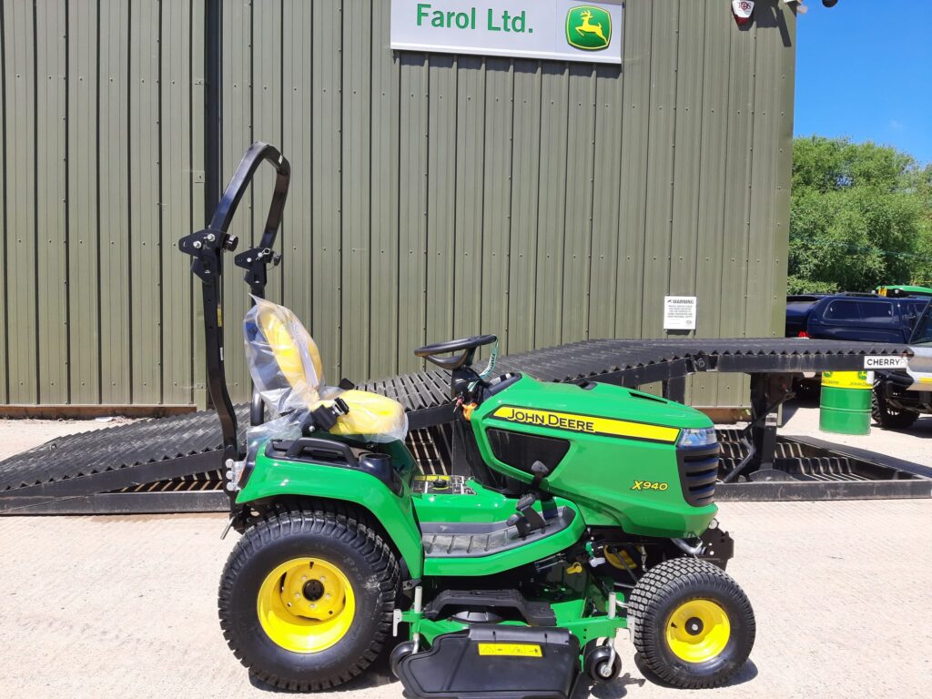 John Deere X940 ride on mower