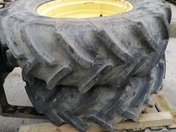 JOHN DEERE WHEELS AND TYRES