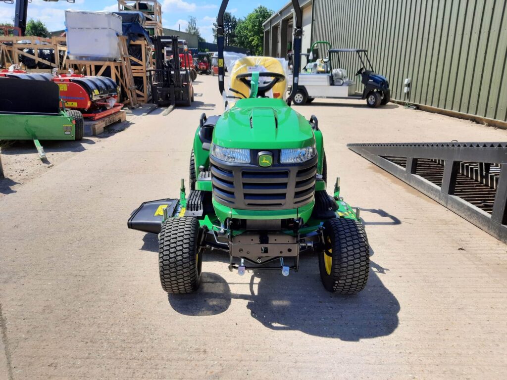 John Deere X940 ride on mower