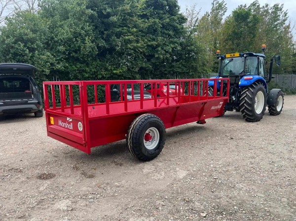 MARSHALL 15 foot feed trailer