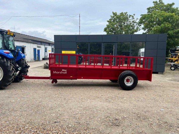 MARSHALL 15 foot feed trailer