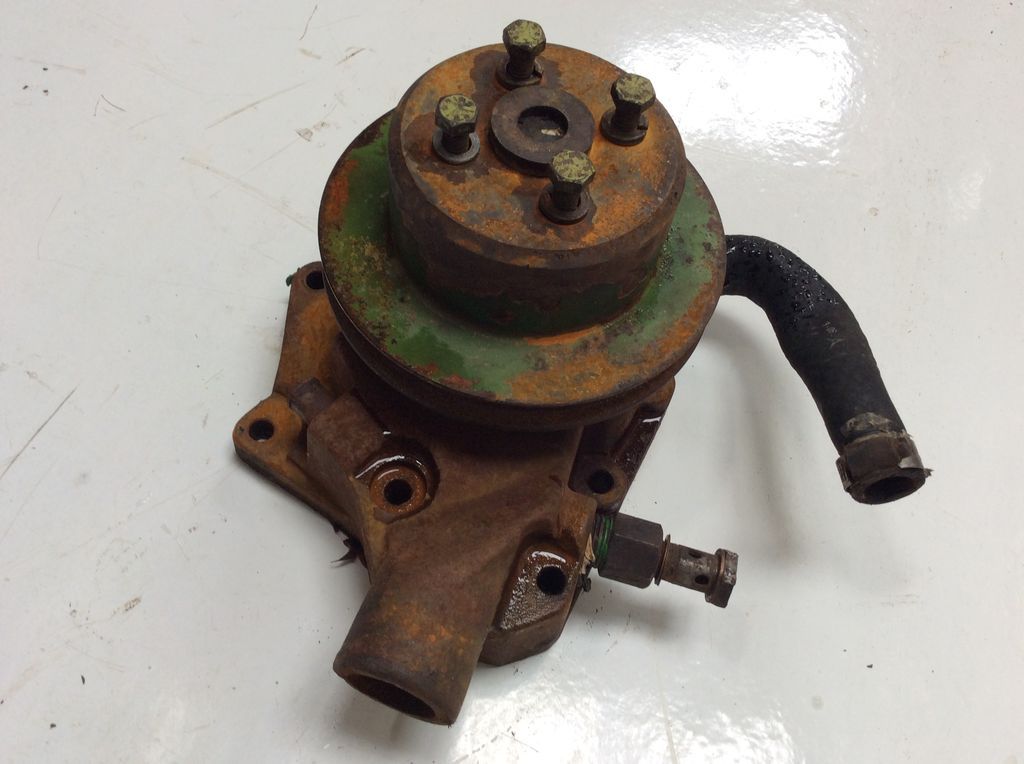 John Deere 2140 Water Pump : £100.00 ex VAT