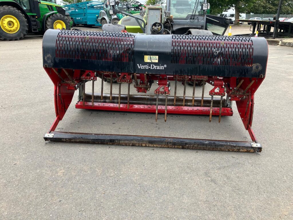 Redexim Verti-Drain 7626 deep tine aerator