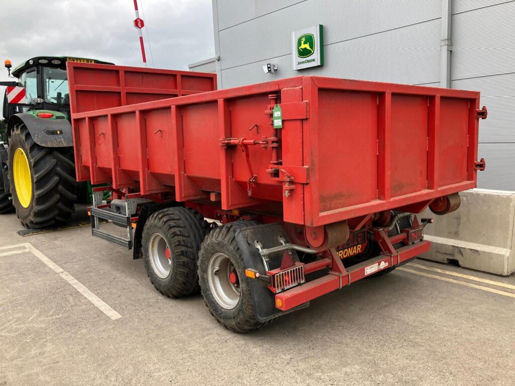 Pronar T185 Hooklift trailer