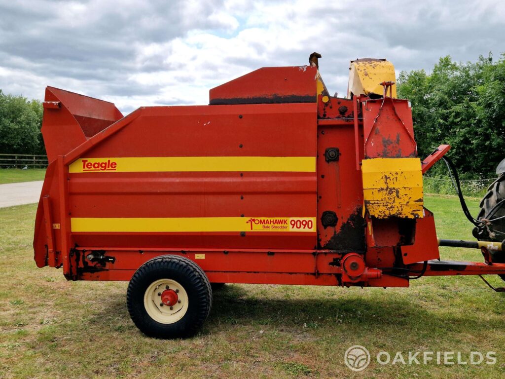 2010 Teagle Tomahawk 9090 Bale shredder