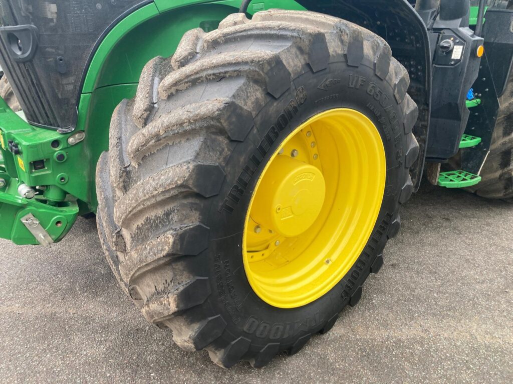 John Deere 7R 310