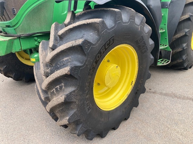 John Deere 6175R