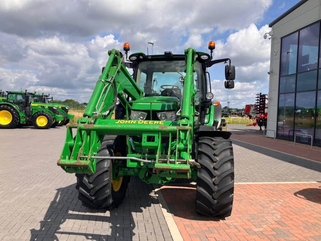 John Deere 6130R