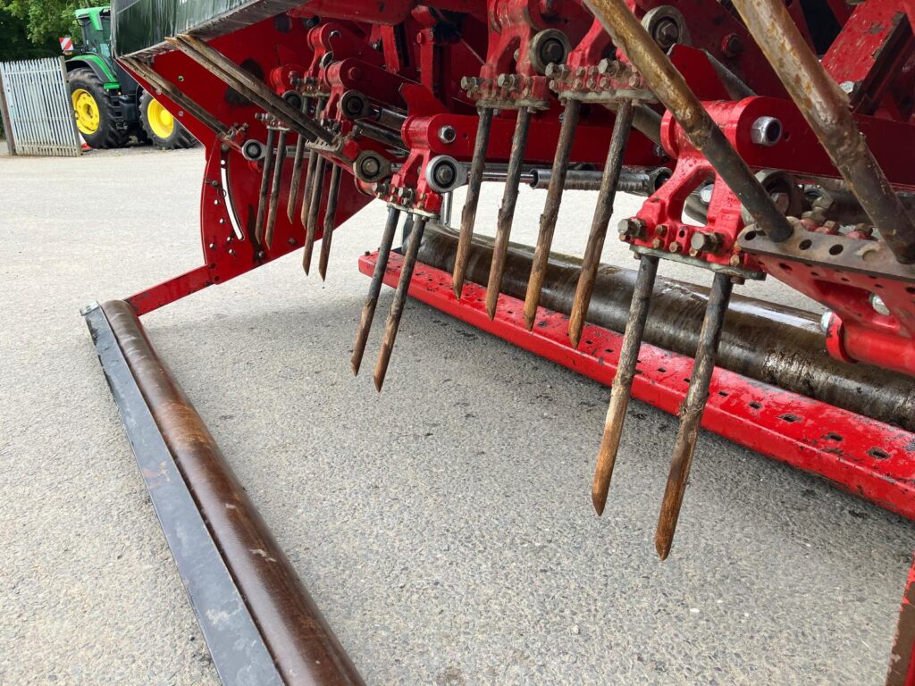 Redexim Verti-Drain 7626 deep tine aerator