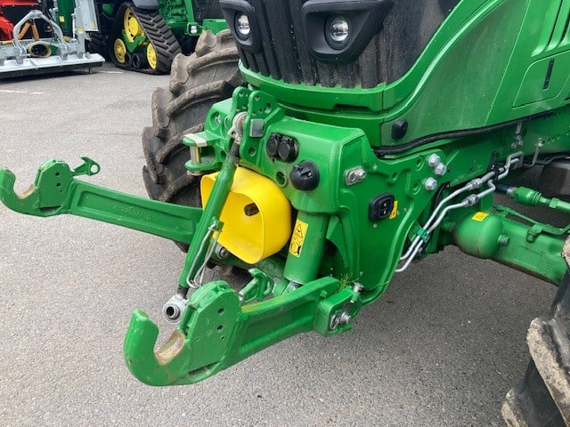 John Deere 6175R