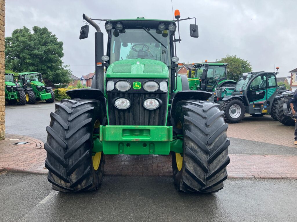 John Deere 7830