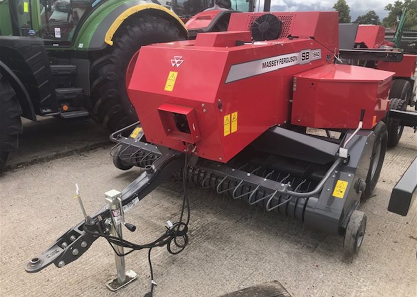 Massey Ferguson 1840 Baler (Square)