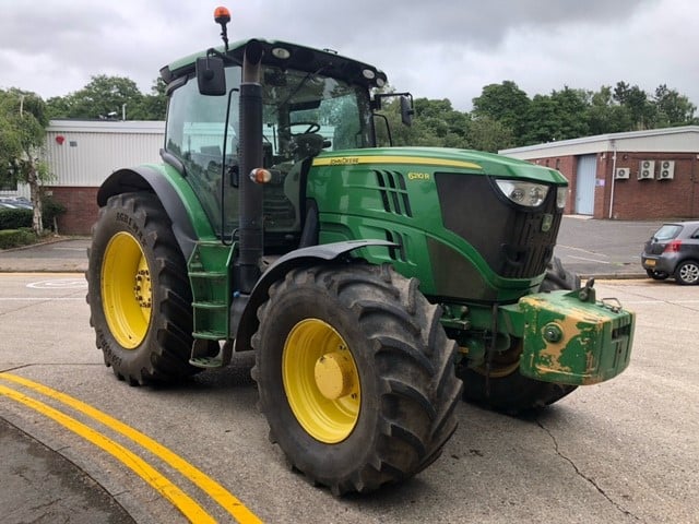 John Deere 6210R