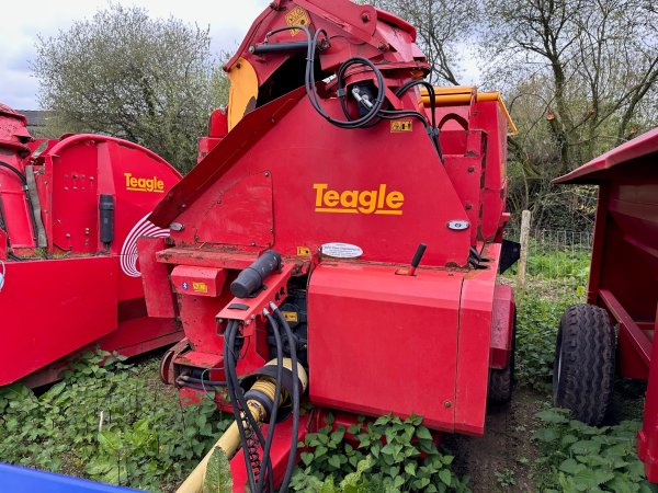 Teagle 8500 Straw Bedder