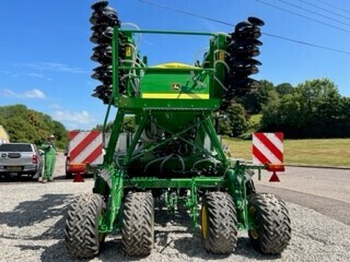 John Deere 750A