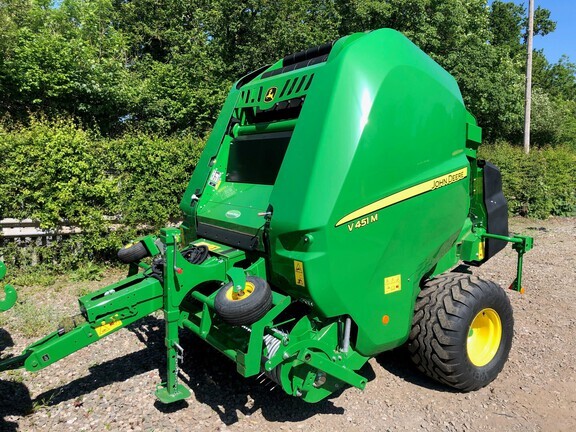 John Deere V451 Round Baler