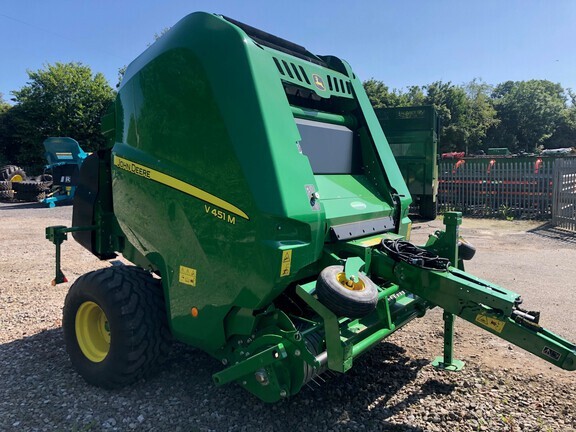 John Deere V451 Round Baler