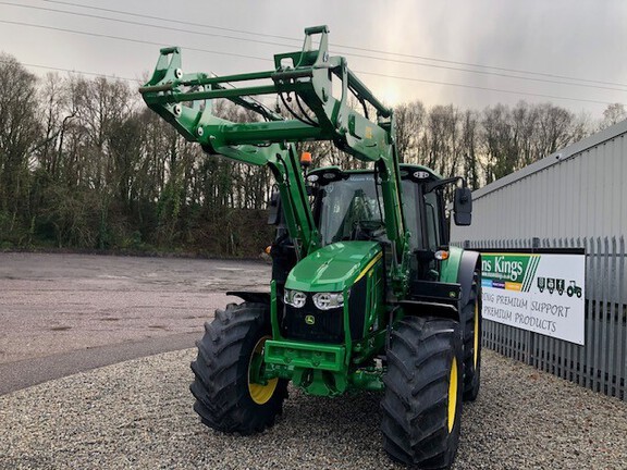 John Deere 6120M