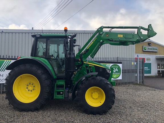 John Deere 6120M