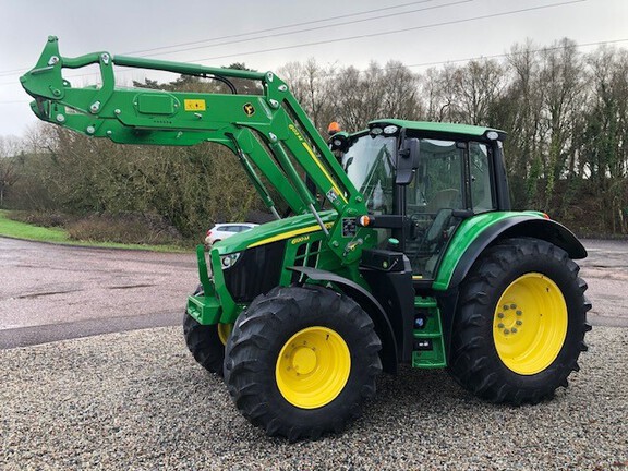 John Deere 6120M