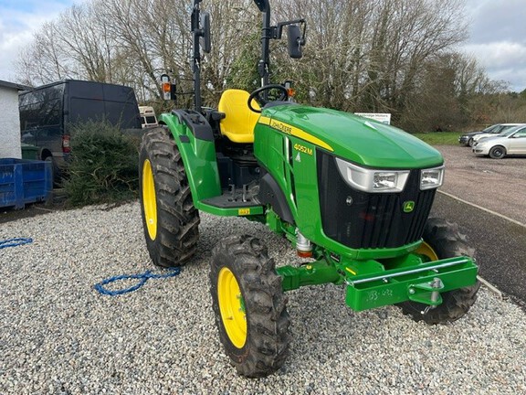 John Deere 4052M