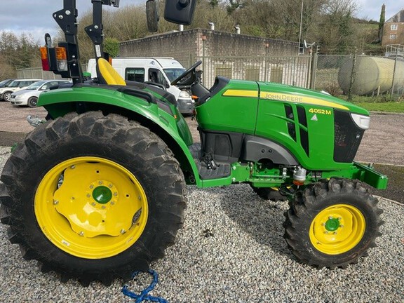 John Deere 4052M