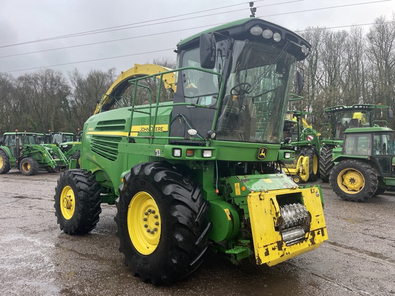 John Deere 7450 4wd Self propelled forager c/w 630B grass pick up